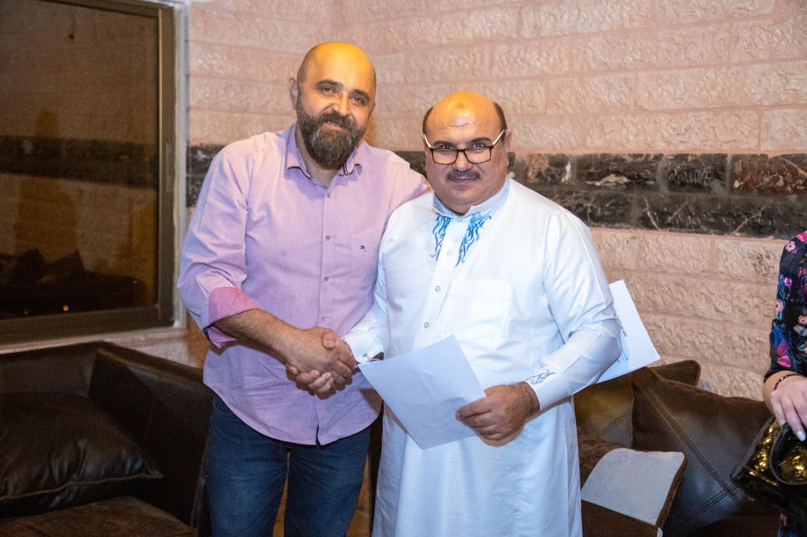 خصومات ٢٠٪؜ في مطعم وكافيه هوا السلط لكل من يحمل بطاقة مغترب بحضور رئيس بلدية السلط